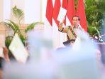 jokowi-serahkan-sertipikat-tanah.jpg