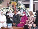 jokowi-takziah-ke-kediaman-tjahjo-kumolo-nih3.jpg
