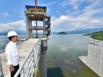 jokowi-tinjau-bendungan-jatigede_20160317_233222.jpg