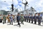 jokowi-tinjau-kesiapan-kapal-perang-di-natuna_20200108_145238.jpg