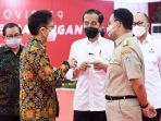 jokowi-tinjau-vaksinasi-massal-di-tm-thamrin-city_20210503_214106.jpg