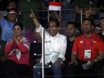 jokowi-tonton-langsung-final-bulu-tangkis-asian-games-2018_20180822_211416.jpg