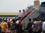 jokowi-turun-pesawat_20141105_110435.jpg