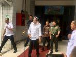 jokwi-jenguk-wiranto.jpg