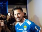 jonathan-bauman-setelah-acara-launching-persib_20180324_201029.jpg