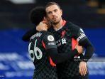 jordan-henderson-merayakan-gol-keempat-liverpool-bersama-trent-alexander-arnold.jpg