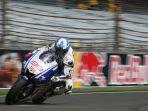 jorge-lorenzo-menggunakan-xlite-x802rr-dengan-motif-captain-america-saat-motogp-amerika-2009.jpg