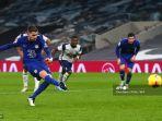 jorginho-mencetak-gol-lewat-pinalti.jpg