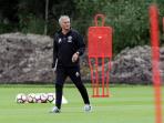 jose-mourinho-latiannnn_20160807_231704.jpg