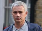 jose-mourinho-santaiiiiiii_20160420_135803.jpg