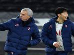 jose-mourinho-son-heung-min-setelah-kemenangan-melawan-brentford-di-semifinal-carabao-cup.jpg