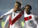 jose-paolo-guerrero-andre-carrillo-peru_20150704_152743.jpg