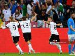 joshua-kimmich-2md-r-merayakan-mencetak-gol-pembuka.jpg