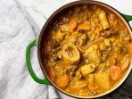 joumou-sup-khas-haiti-yang-terbuat-dari-labu-dengan-daging-kambing.jpg