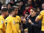 julen-lopetegui-kanan-berbicara-kepada-para-pemainnya.jpg