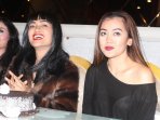 julia-perez-beri-suprise-hut-adiknya-nia-anggie-ke-34_20161007_145520.jpg