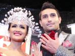 julia-perez-dan-gaston-castano-bertunangan_20160329_222137.jpg