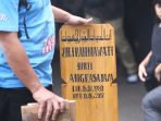 julia-perez-menghembuskan-nafas-terakhirnya_20170611_125423.jpg