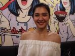 jumat-1592017-penyanyi-sekaligus-artis-peran-mikha-tambayong_20170915_214221.jpg