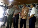 jumpa-pers-kementerian-pertanian-sekaligus-pembukaan-posko-kekeringan_20150810_102610.jpg