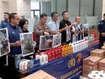 jumpa-pers-penggerebekan-oli-palsu.jpg