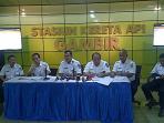 jumpa-pers-penjualan-tiket-kereta-api-tambahan-lebaran_20160429_130458.jpg