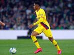junior-firpo-saat-bermain-untuk-barcelona.jpg