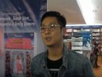 junior-liem-kurangi-pekerjaan-demi-jaga-istri_20170217_223242.jpg