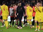 jurgen-klopp-beri-tepuk-tangan.jpg