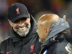 jurgen-klopp-kiri-dan-luciano-spalletti-kanan-saling-berbincang.jpg