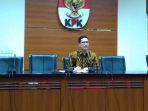 juru-bicara-kpk-febri-diansyah-di-kantornya.jpg