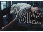 justin-bieber-dan-the-kid-laroi-saat-menyanyikan-lagu-stay.jpg