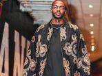 justin-holiday-batik-indonesia.jpg