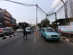 kabel-menjuntai-di-tanah-abang_20151002_172127.jpg