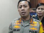 kabid-humas-polda-metro-jaya-kombes-pol-ade-ary-syam-indradi-di-mapolda-metro-jayaa.jpg