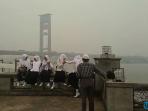 kabut-asap-ganggu-kenyamanan-pengunjung-benteng-kuto-besak-palembang-05_20150920_060903.jpg