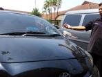 kaca-mobil-pecah_20150813_145543.jpg