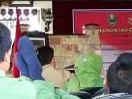 kades-angkat-kaki-ntri-kapolres-akbp-muslimin_20171129_090107.jpg