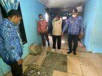 kades-lihat-langsung-kondisi-rumah2.jpg
