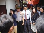 kadiv-humas-polri-sambangi-rumah-duka_20151007_005709.jpg