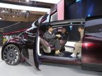 kaesang-pangarep-kunjungi-pameran-otomotif-giias-2019_20190720_022850.jpg