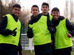 kakang-rudianto-dan-para-pemain-garuda-select.jpg