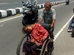 kakek-di-jogja-antar-istri-periksa_20181007_171258.jpg