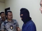 kakek-ini-ditangkap-karena-diduga-mencabuli-bocah-sd_20180209_183755.jpg