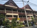 kakek-sugiman-89-tewas-diduga-jatuh-dari-lantai-3-rumah-deret-kusumodiningratan_20181105_155213.jpg