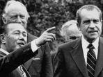 kakuei-tanaka-dan-richard-nixon.jpg