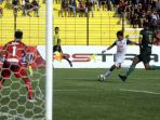 kalah-dari-arema-fc-ps-tira-semakin-dekat-dengan-degradasi_20181203_160036.jpg
