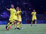 kalahkan-persita-tangerang-persik-kediri-juarai-liga-2_20191126_003837.jpg