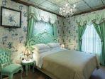 kamar-penginapan-di-the-roxbury-new-york-selasa-192020.jpg