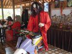 kampung-halloween-di-bukit-sekipan-tawangmangu.jpg